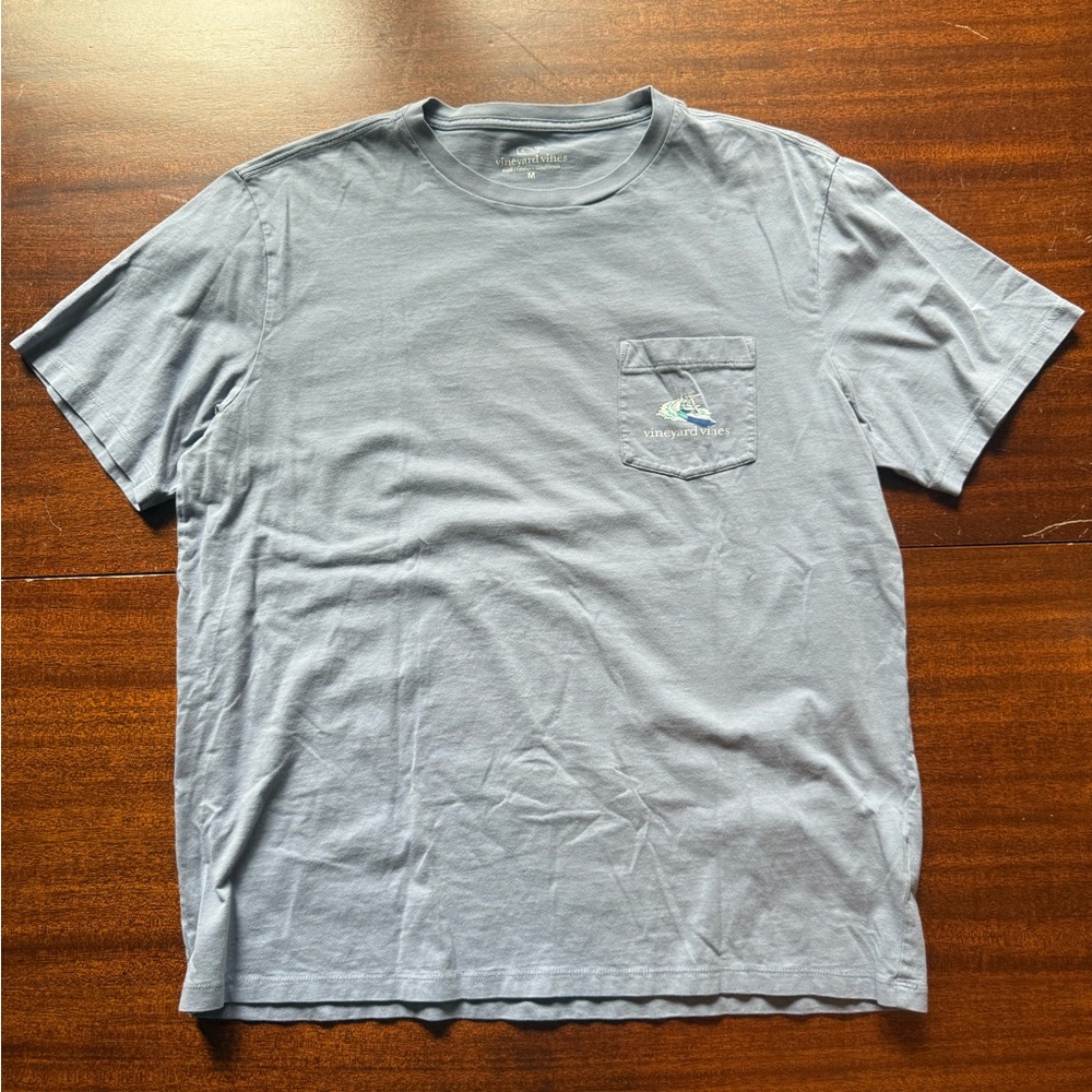 Vineyard Vines Men Blue Whale Filled Graphic T-Shirt-M